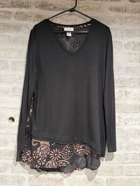 Carmen Marc Valvo Black Layered V-Neck Tunic with Floral Hem